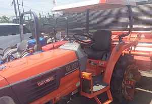  Японский трактор kubota