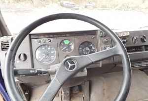 Mercedes-Benz-1320