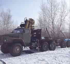  Урал-375 лесовоз м монипулятором