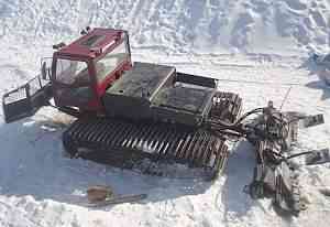  снегоуплотняющую машину "Ратрак" см-210Б