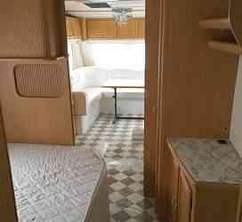 LMC 655 caravan 2003