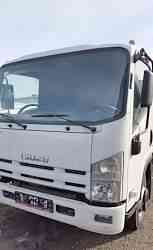 Isuzu NPR75L